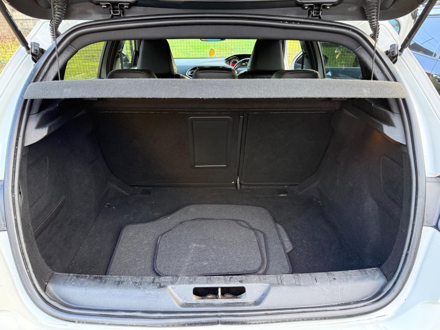 Used Peugeot 308 2016 for sale - 77455249: Photo 28