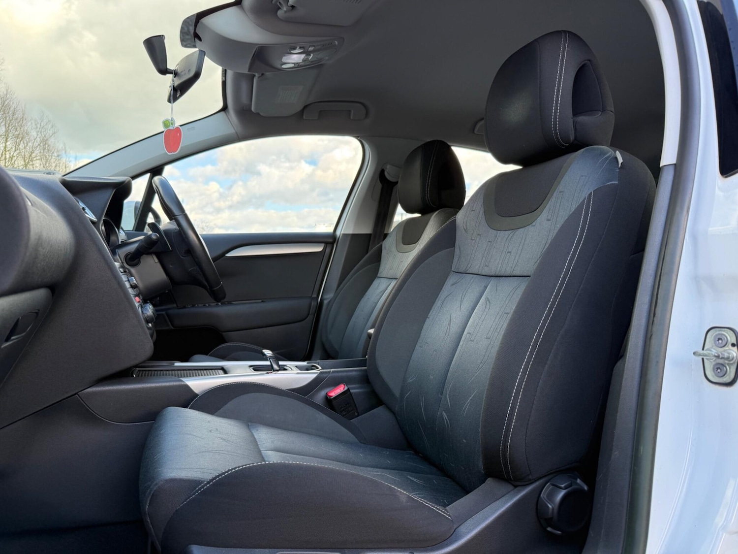 Used Citroen C4 2014 for sale - 77957276: Photo 21