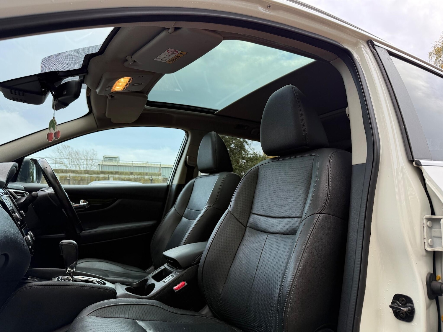 Used Nissan Qashqai 2014 for sale - 76433011: Photo 31