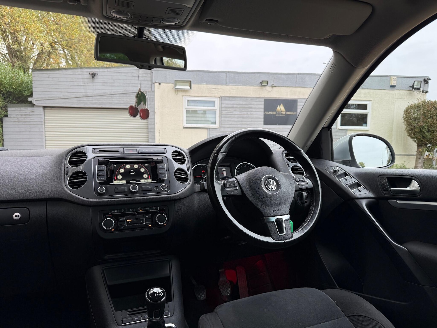 Used Volkswagen Tiguan 2014 for sale - 76765686: Photo 31