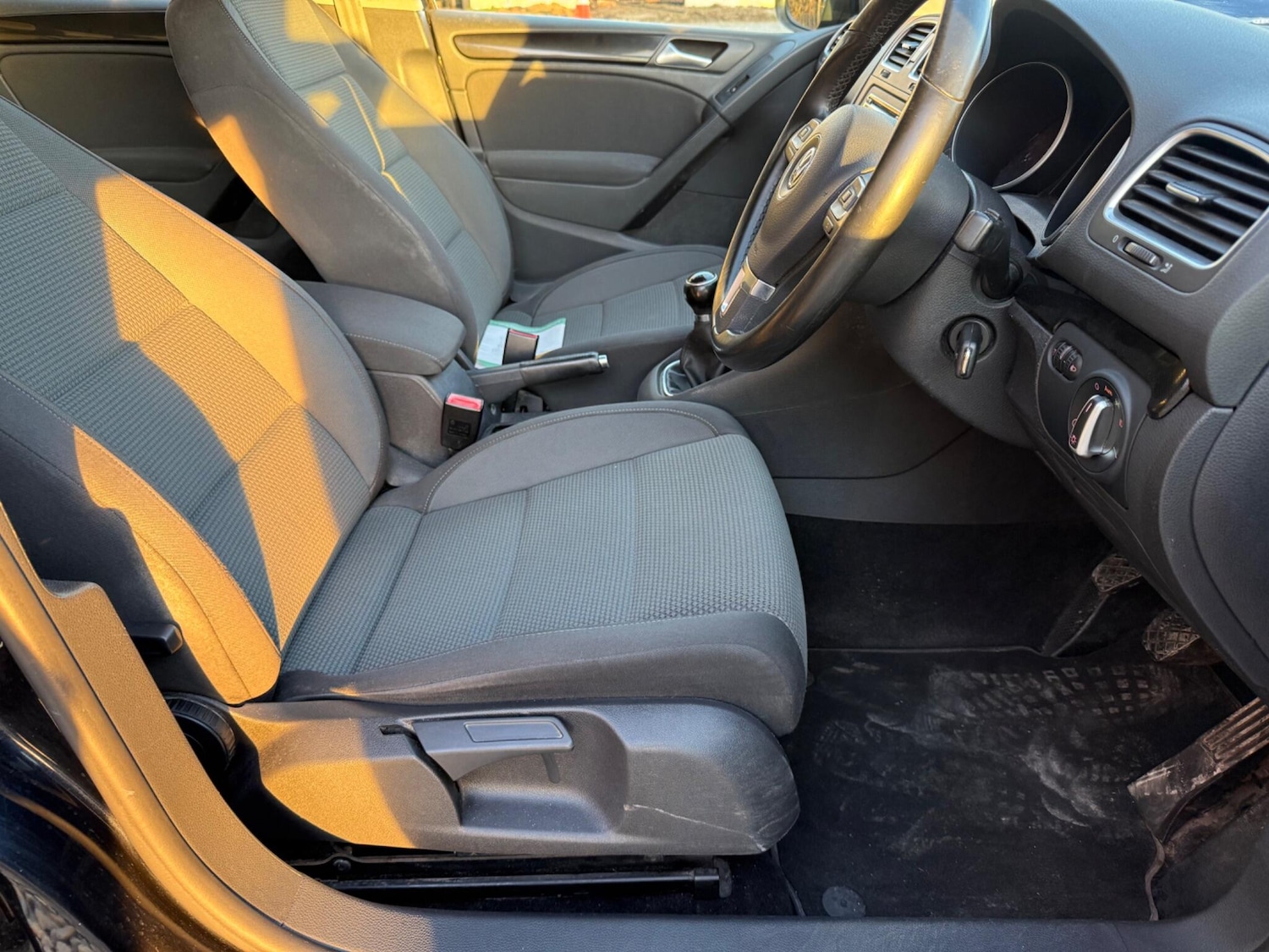 Used Volkswagen Golf 2011 for sale - 77738362: Photo 8