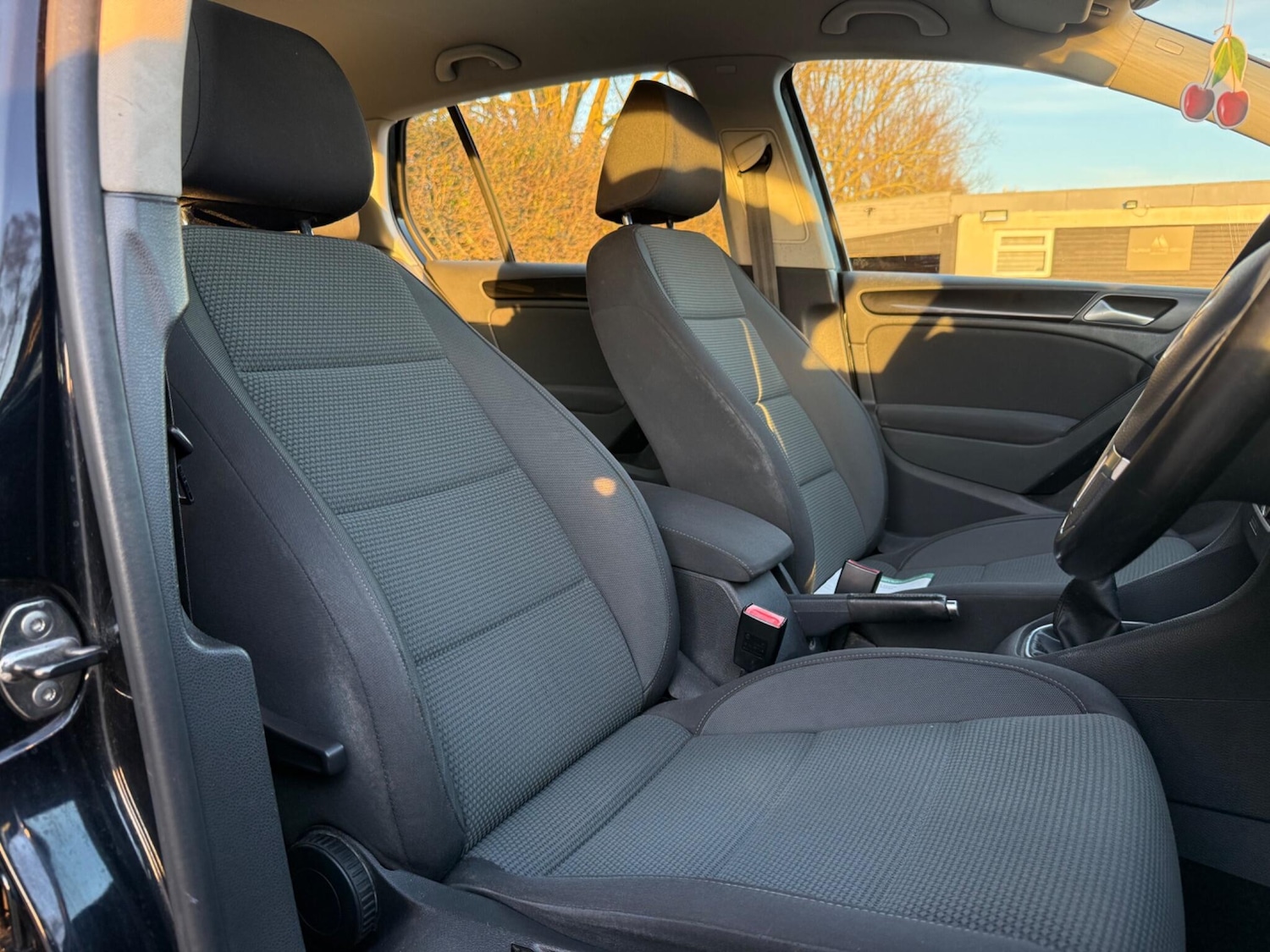 Used Volkswagen Golf 2011 for sale - 77738362: Photo 9