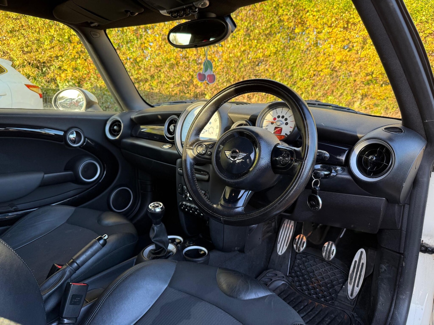 Used MINI Hatch 2010 for sale - 76433181: Photo 9