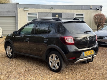Used Dacia Sandero Stepway 2015 for sale - 76765496: Photo
