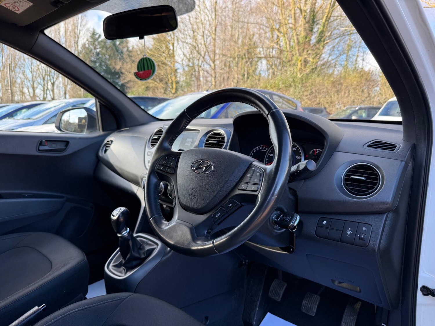 Used Hyundai i10 2018 for sale - 77637619: Photo 14