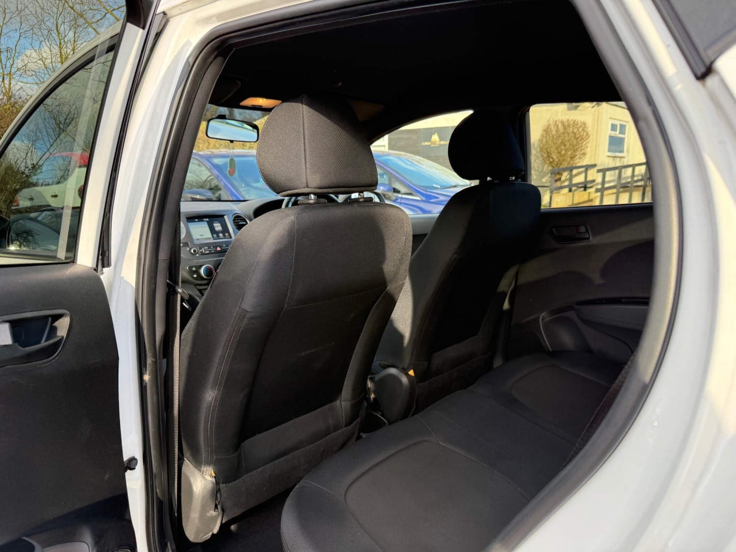 Used Hyundai i10 2018 for sale - 77637619: Photo 21