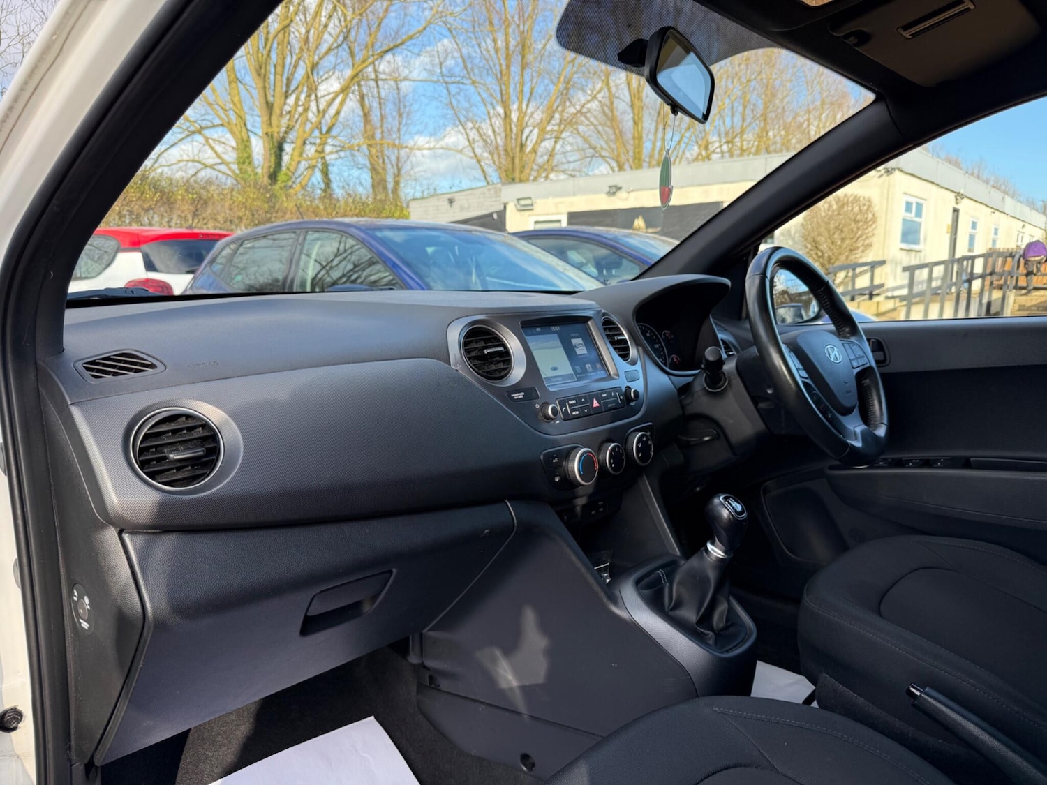 Used Hyundai i10 2018 for sale - 77637619: Photo 26