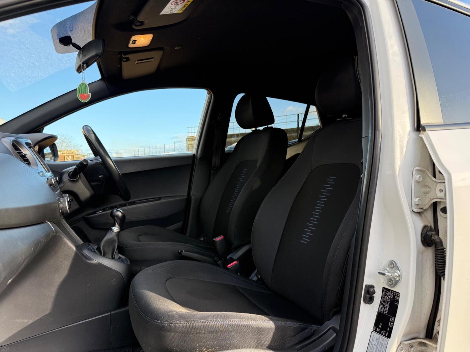 Used Hyundai i10 2018 for sale - 77637619: Photo 28