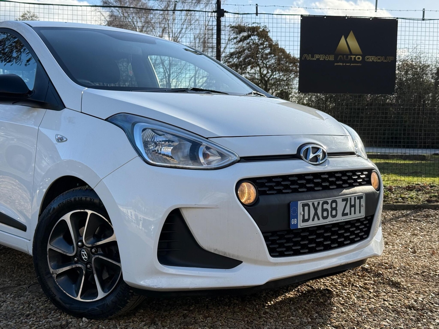 Used Hyundai i10 2018 for sale - 77637619: Photo 3