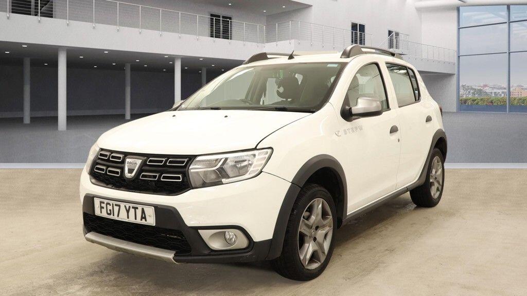 Used Dacia Sandero Stepway 2017 for sale - 77724127: Photo 2