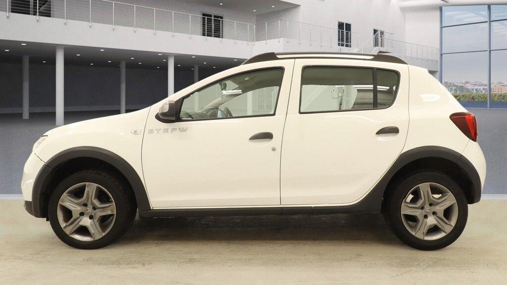 Used Dacia Sandero Stepway 2017 for sale - 77724127: Photo 4