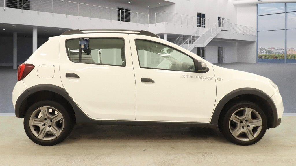 Used Dacia Sandero Stepway 2017 for sale - 77724127: Photo 6