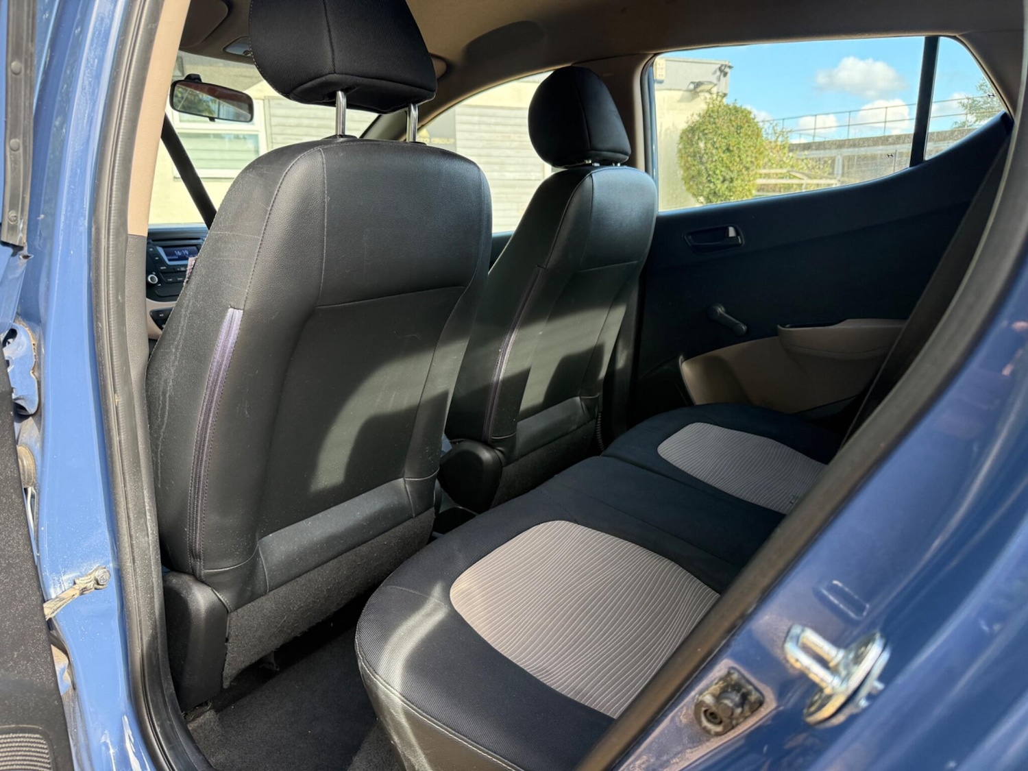 Used Hyundai i10 2015 for sale - 76020693: Photo 18