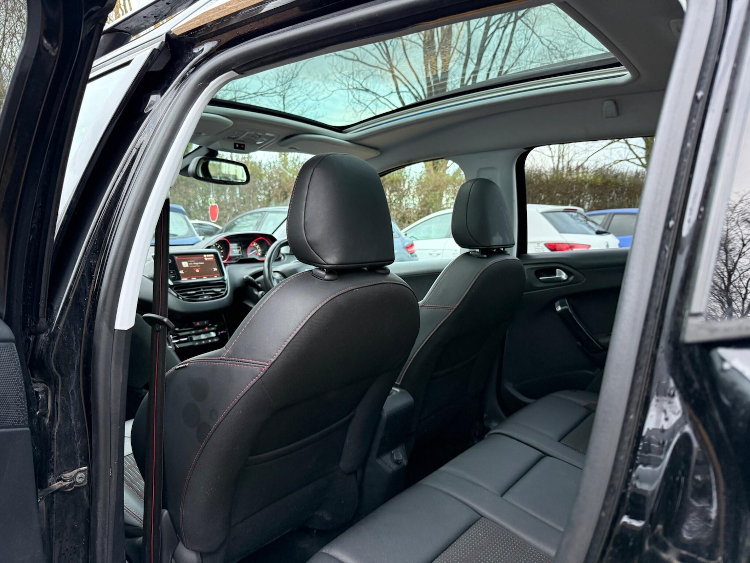 Used Peugeot 2008 2017 for sale - 77395824: Photo 18