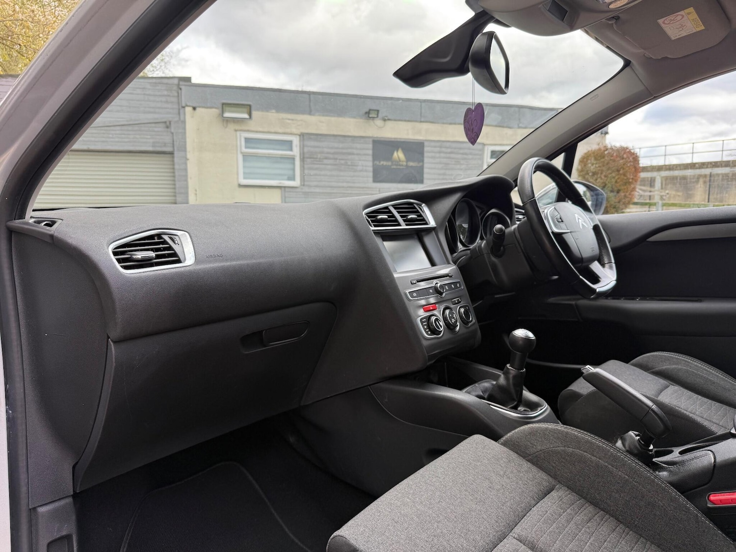 Used Citroen C4 2015 for sale - 76446670: Photo 15