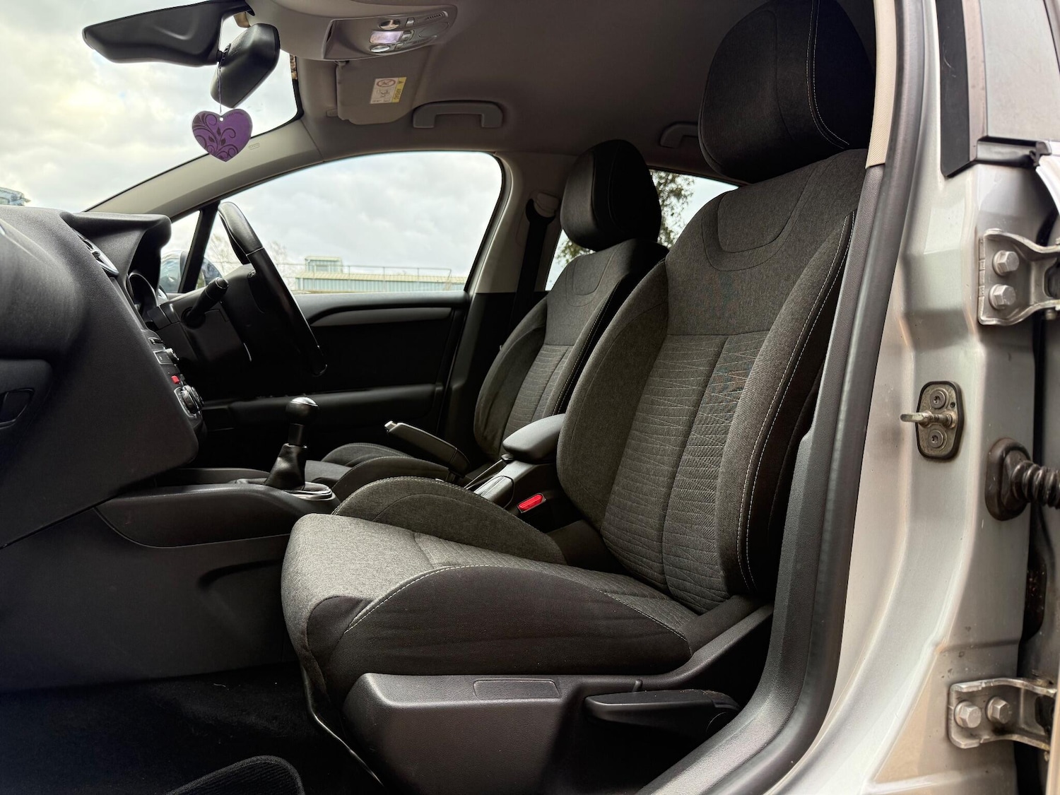 Used Citroen C4 2015 for sale - 76446670: Photo 27