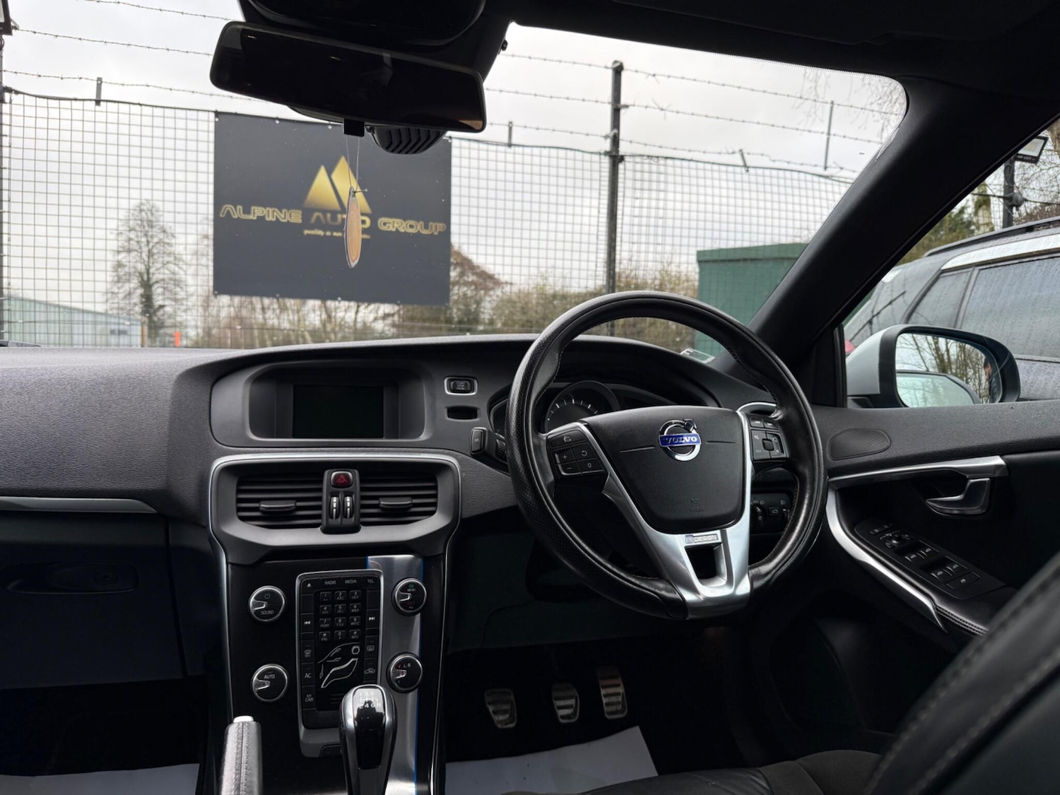 Used Volvo V40 2015 for sale - 77456578: Photo 14