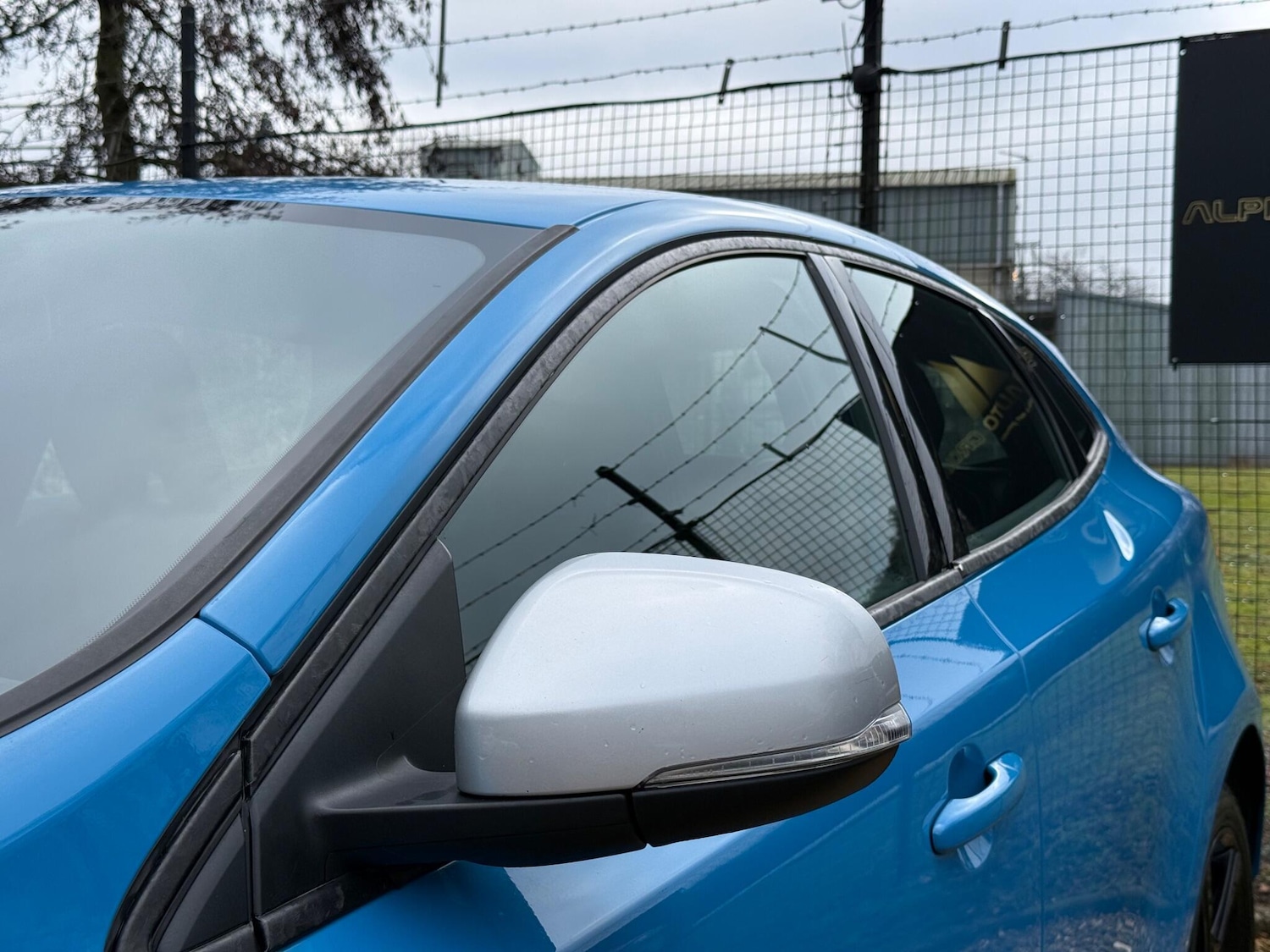 Used Volvo V40 2015 for sale - 77456578: Photo 25