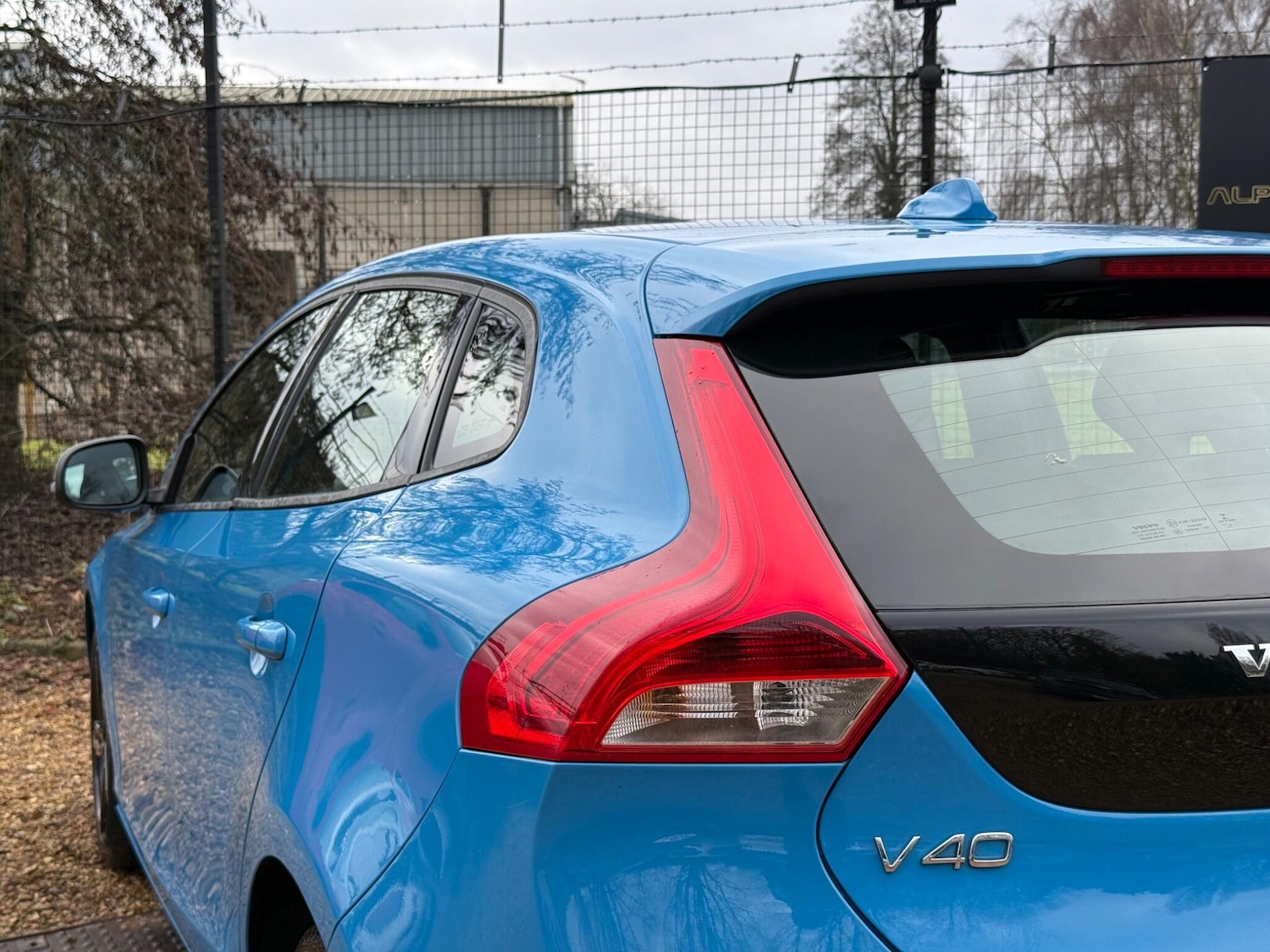 Used Volvo V40 2015 for sale - 77456578: Photo 33