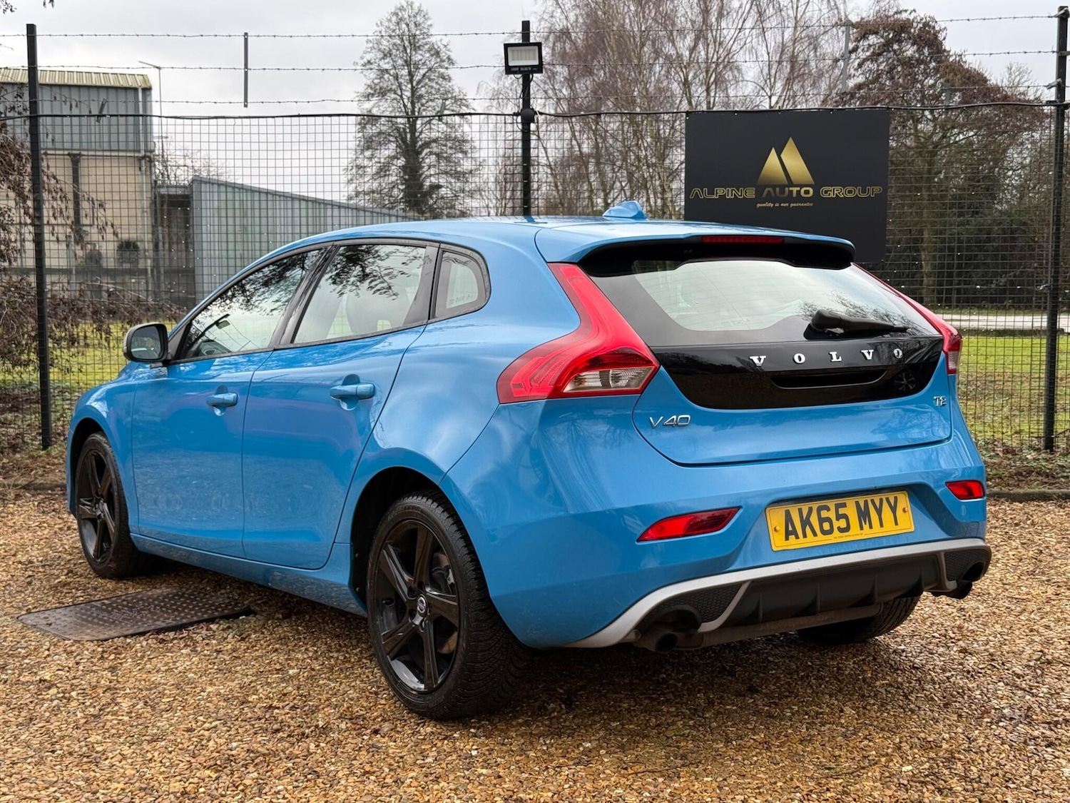 Used Volvo V40 2015 for sale - 77456578: Photo 4