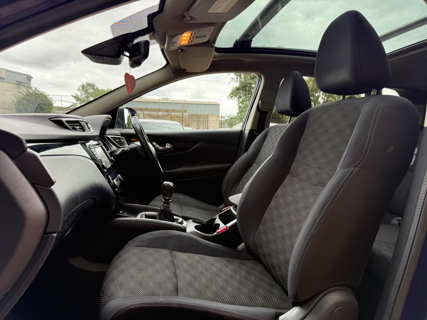 Used Nissan Qashqai 2015 for sale - 76282841: Photo 33