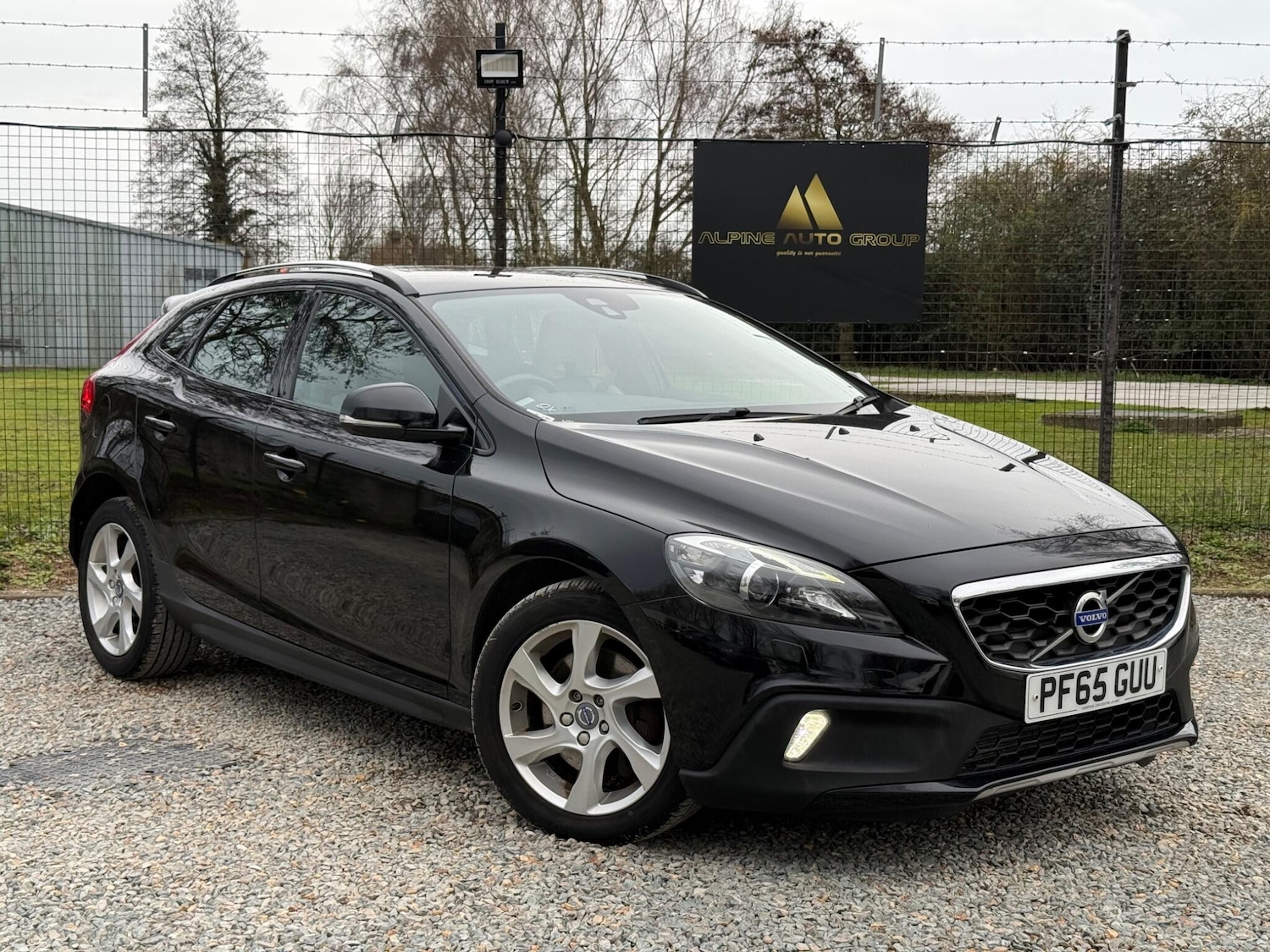 Used Volvo V40 Cross Country for sale - 77957045: Photo 1