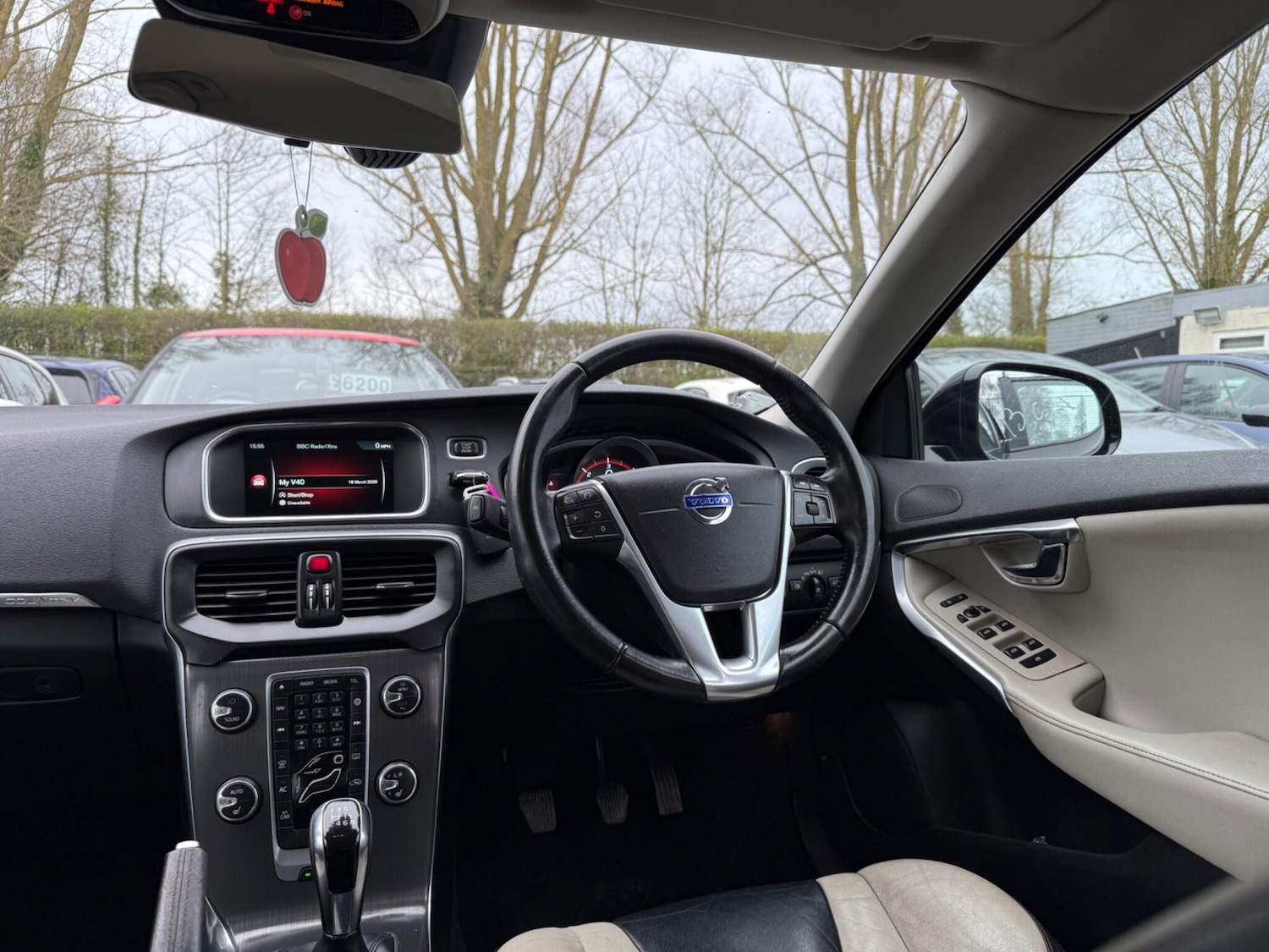 Used Volvo V40 Cross Country for sale - 77957045: Photo 12