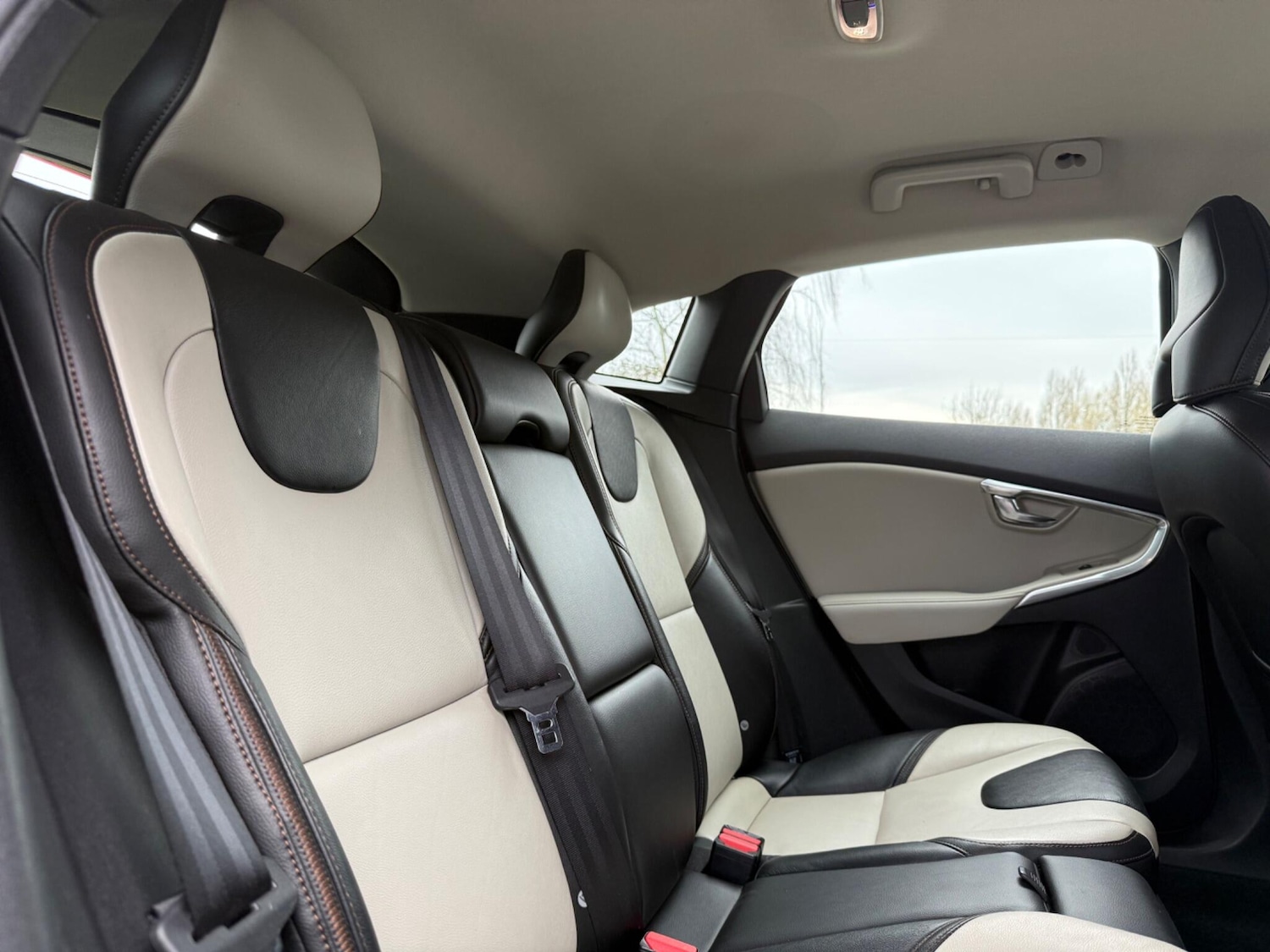 Used Volvo V40 Cross Country for sale - 77957045: Photo 15