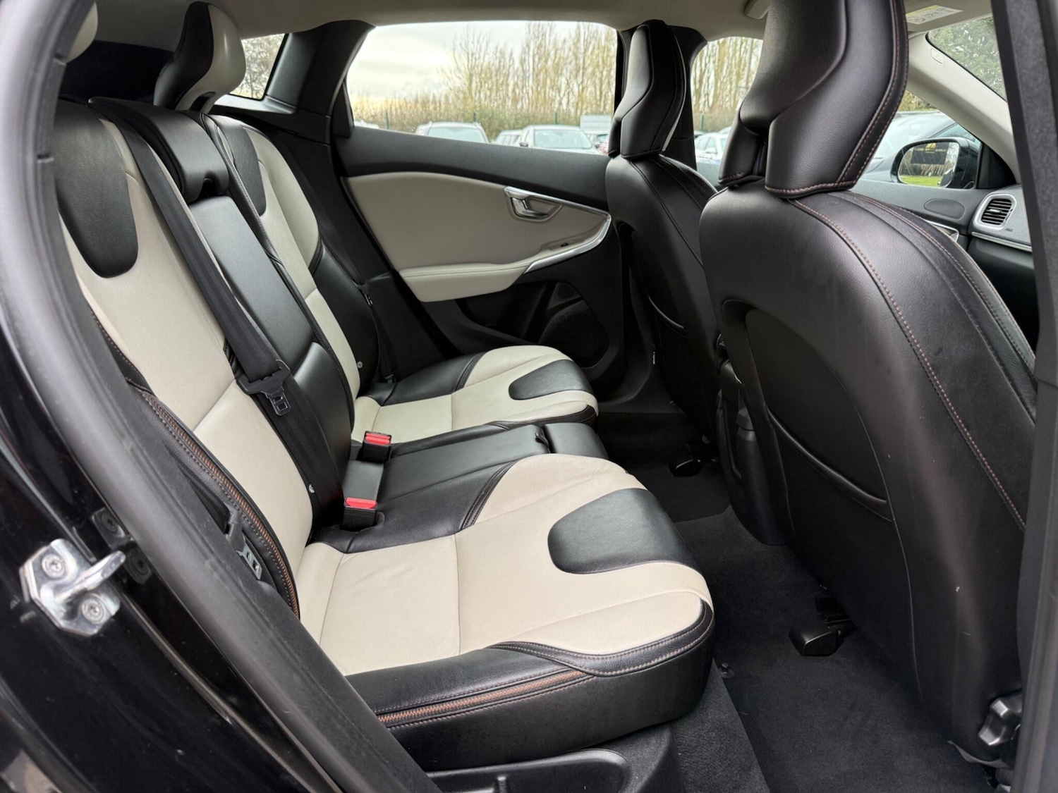 Used Volvo V40 Cross Country for sale - 77957045: Photo 17