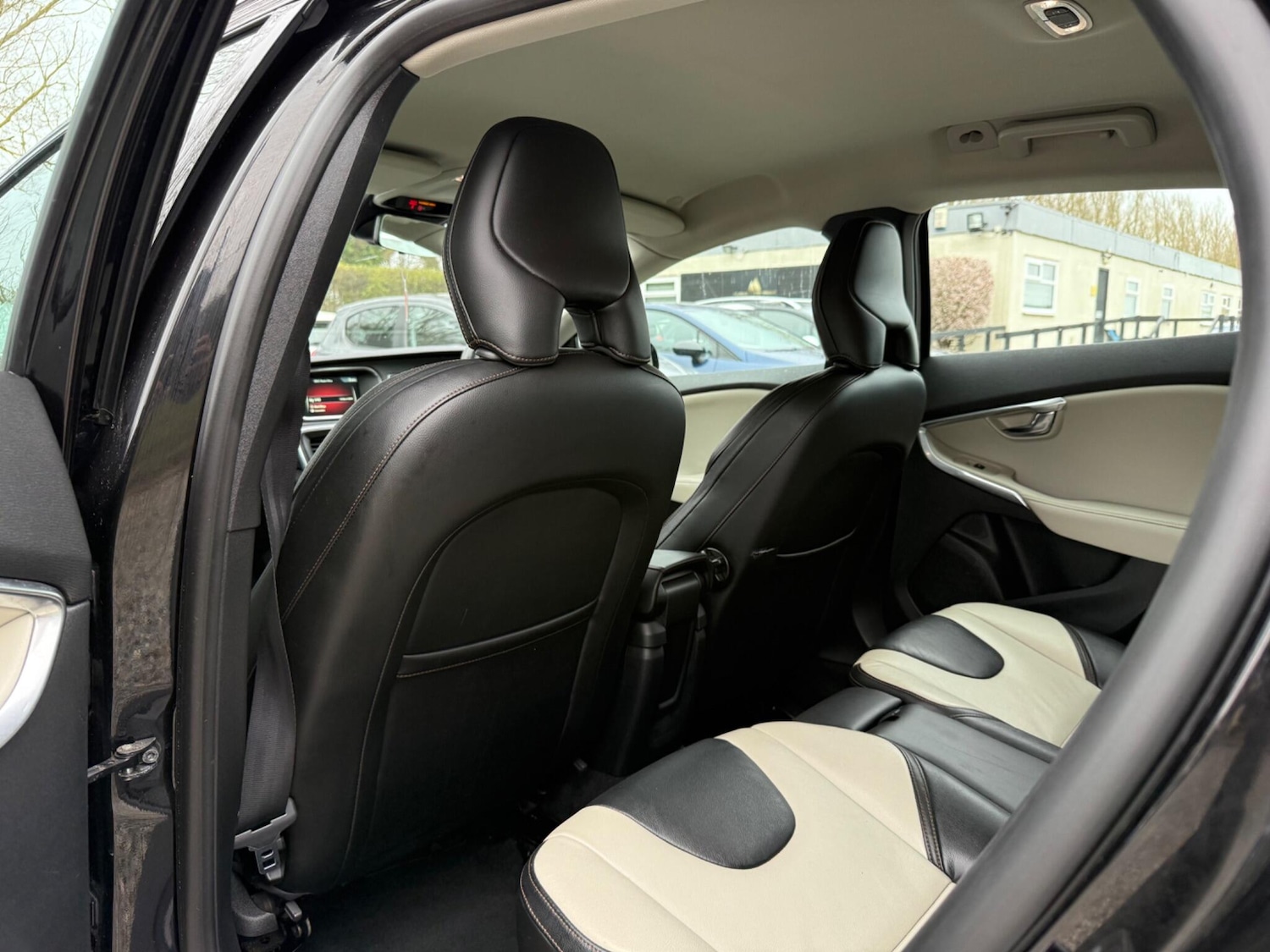 Used Volvo V40 Cross Country for sale - 77957045: Photo 18