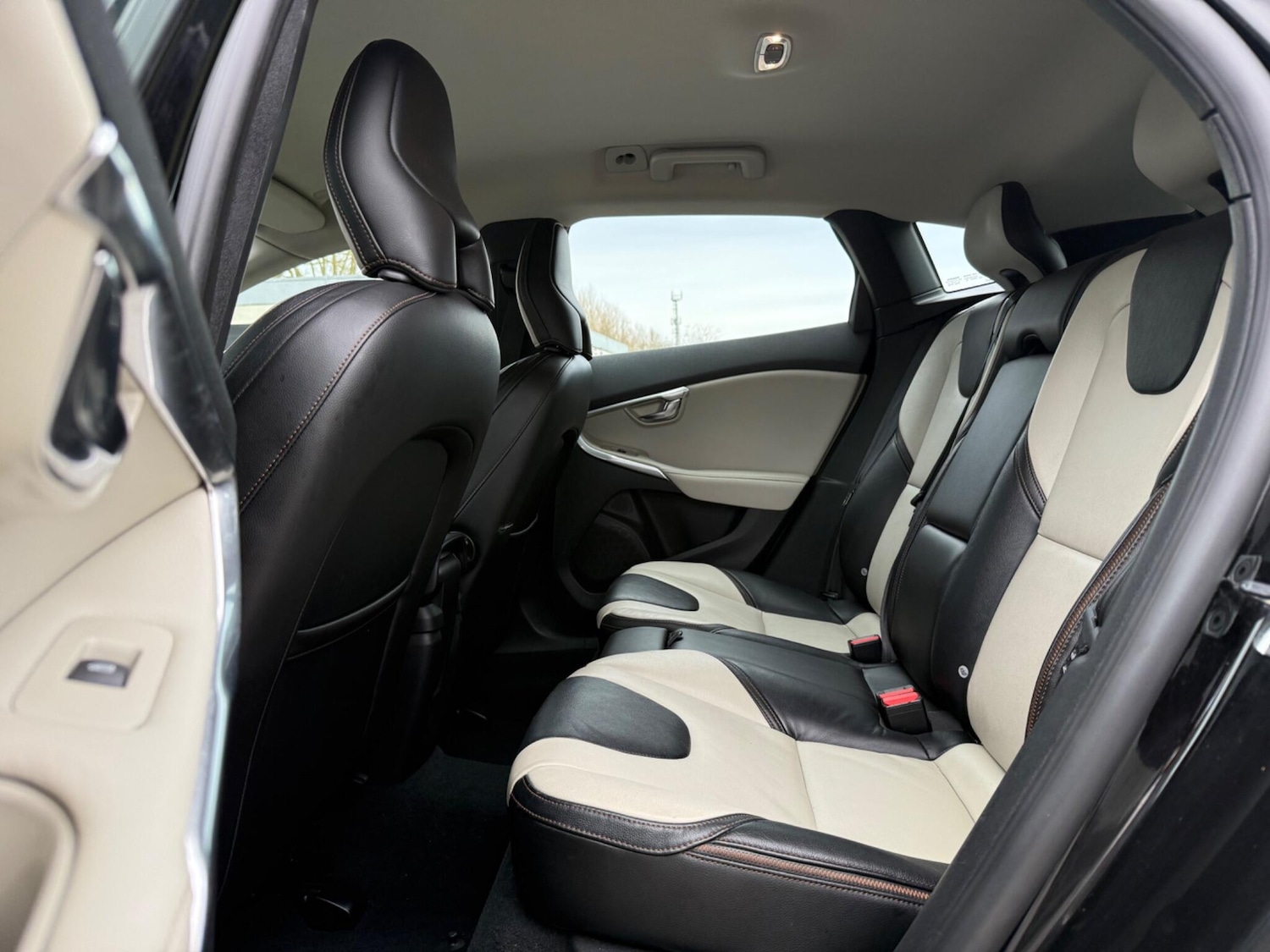 Used Volvo V40 Cross Country for sale - 77957045: Photo 19