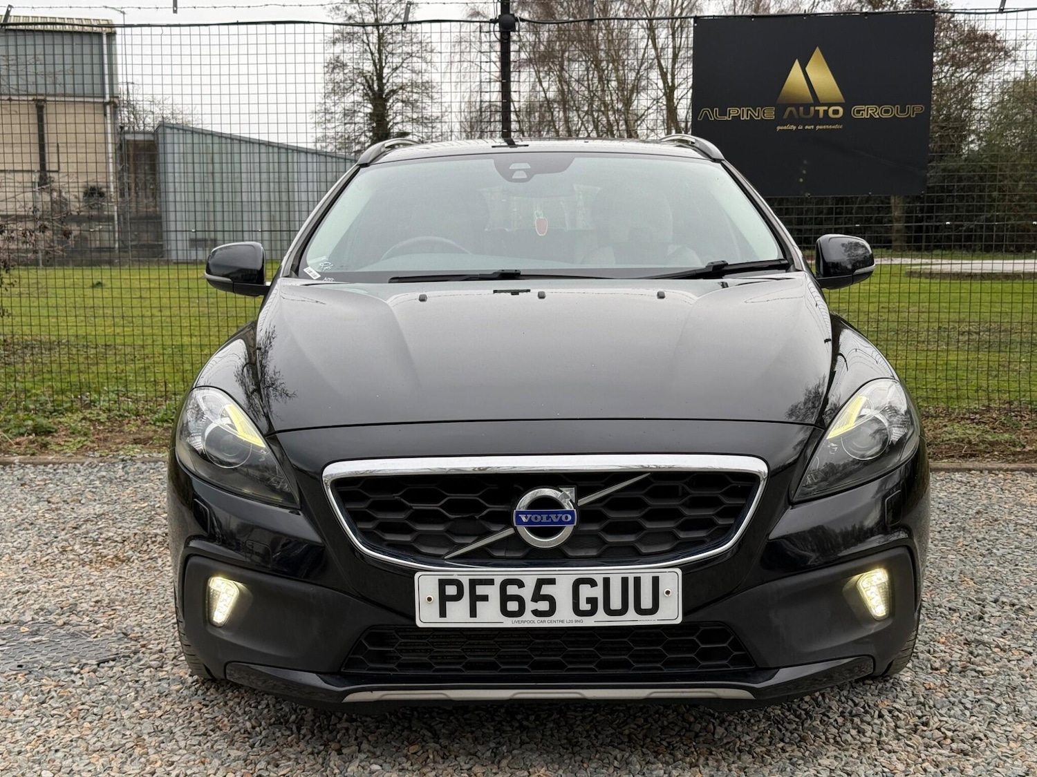 Used Volvo V40 Cross Country for sale - 77957045: Photo 2