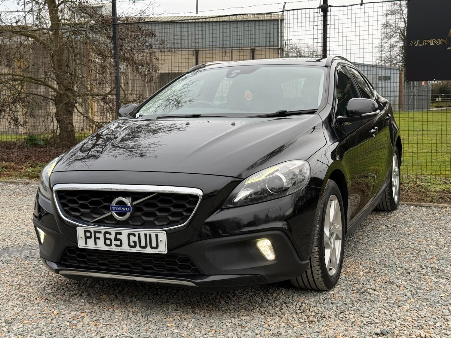 Used Volvo V40 Cross Country for sale - 77957045: Photo 3