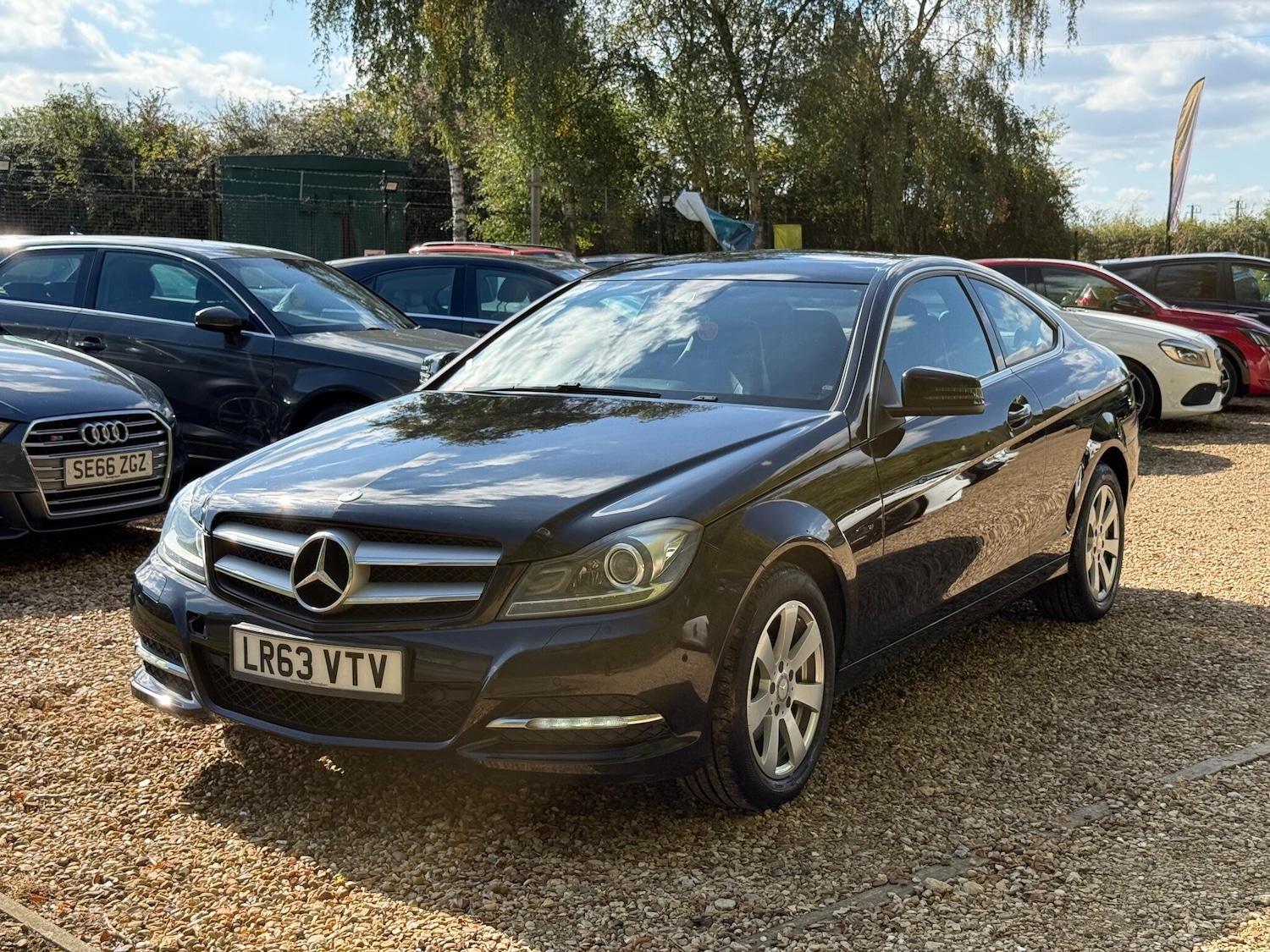 Used Mercedes-Benz C Class 2013 for sale - 76991174: Photo 3