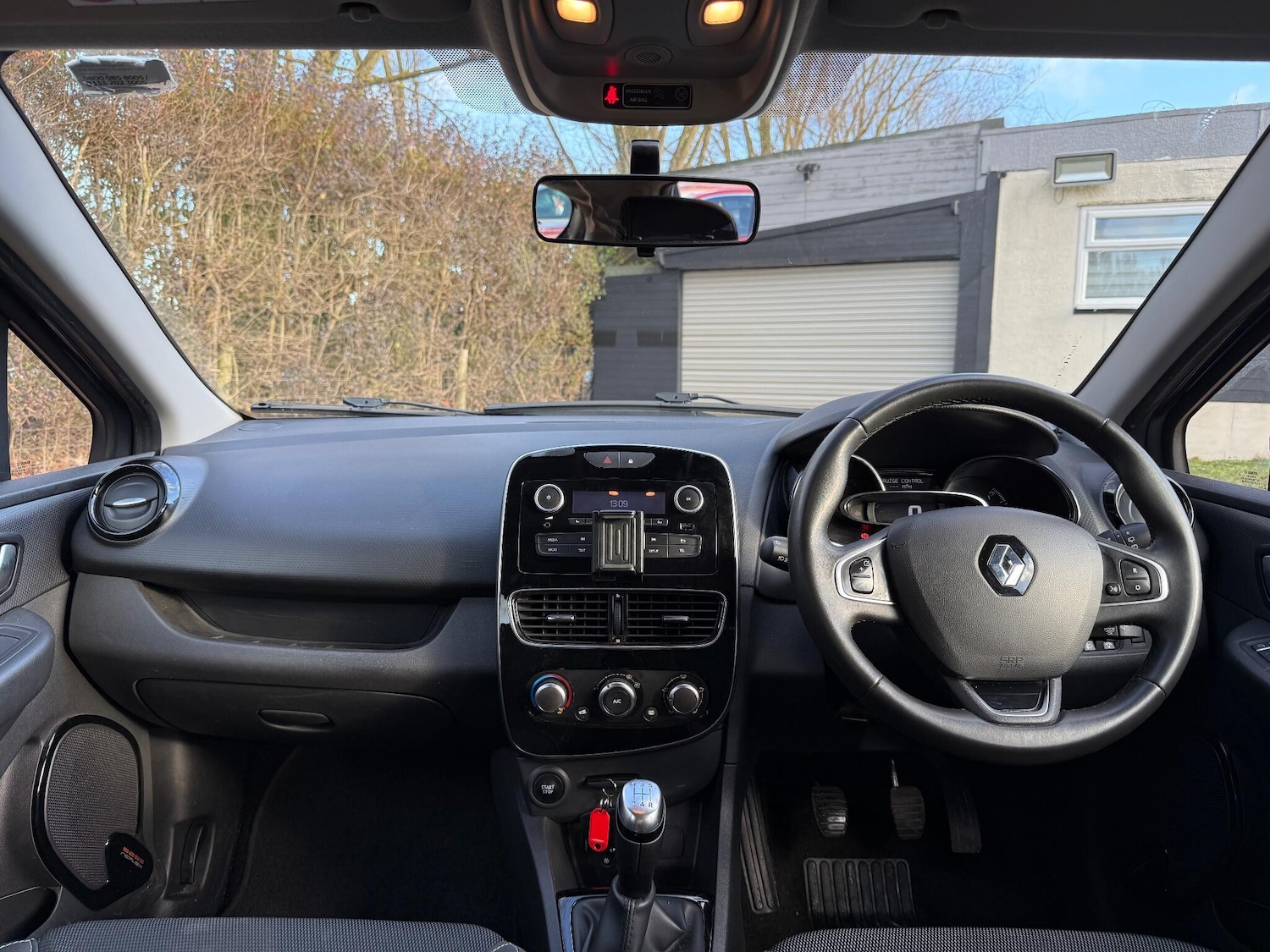 Used Renault Clio 2025 for sale - 77304861: Photo 14