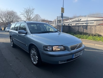 Used Volvo V70 2001 for sale - 77745215: Photo