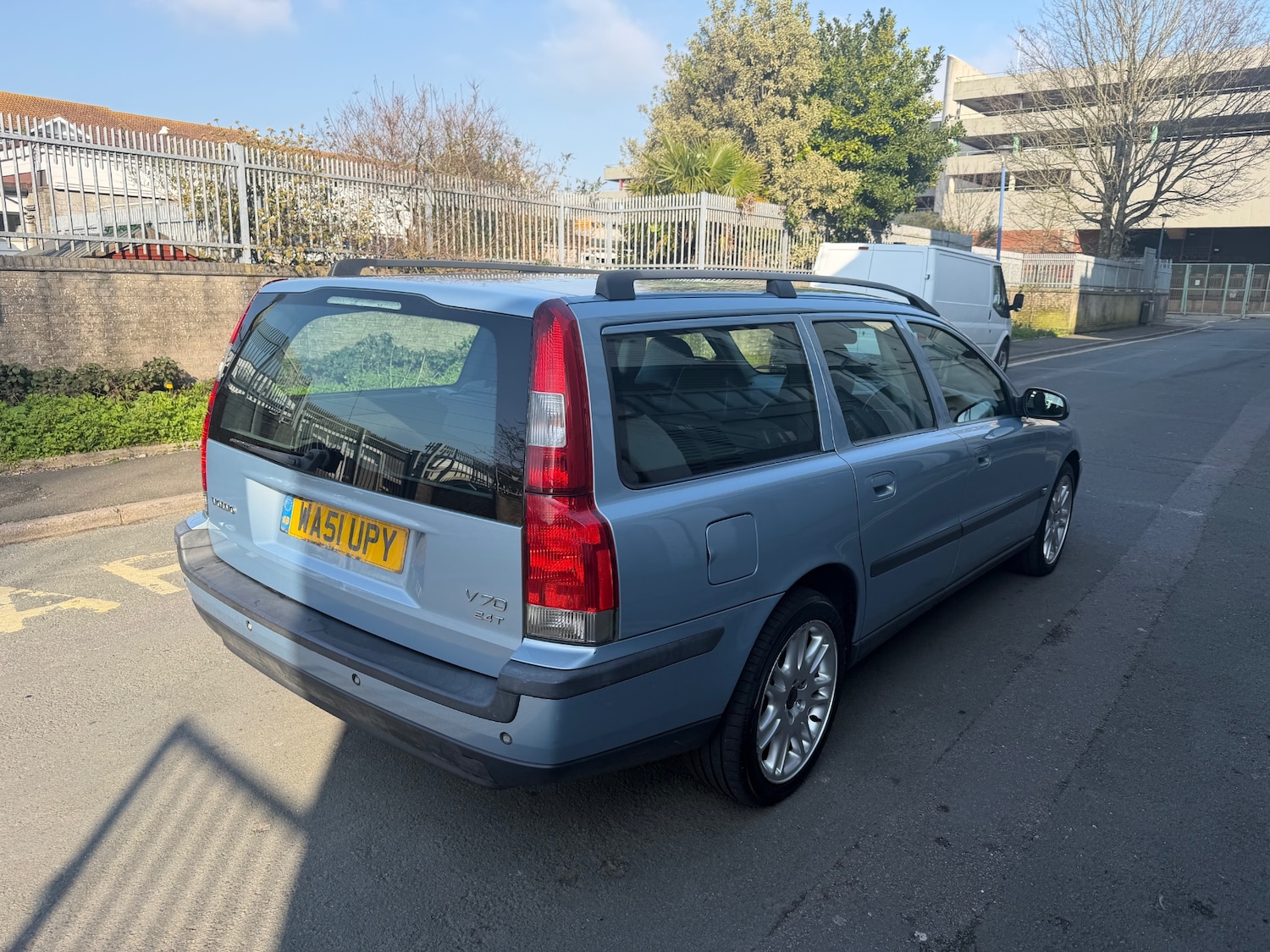 Used Volvo V70 2001 for sale - 77745215: Photo 4