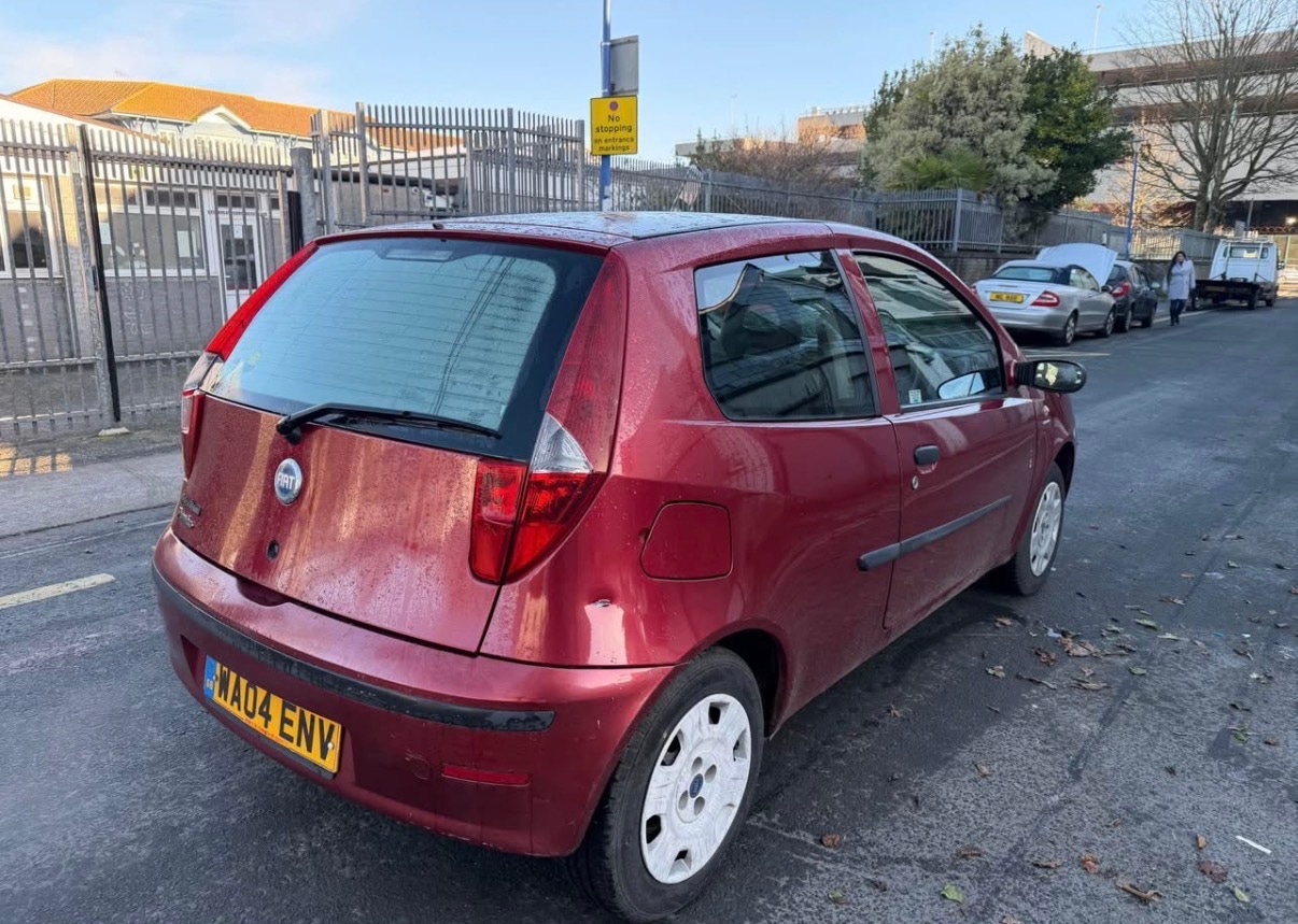 Used Fiat Punto 2004 for sale - 77475672: Photo 3