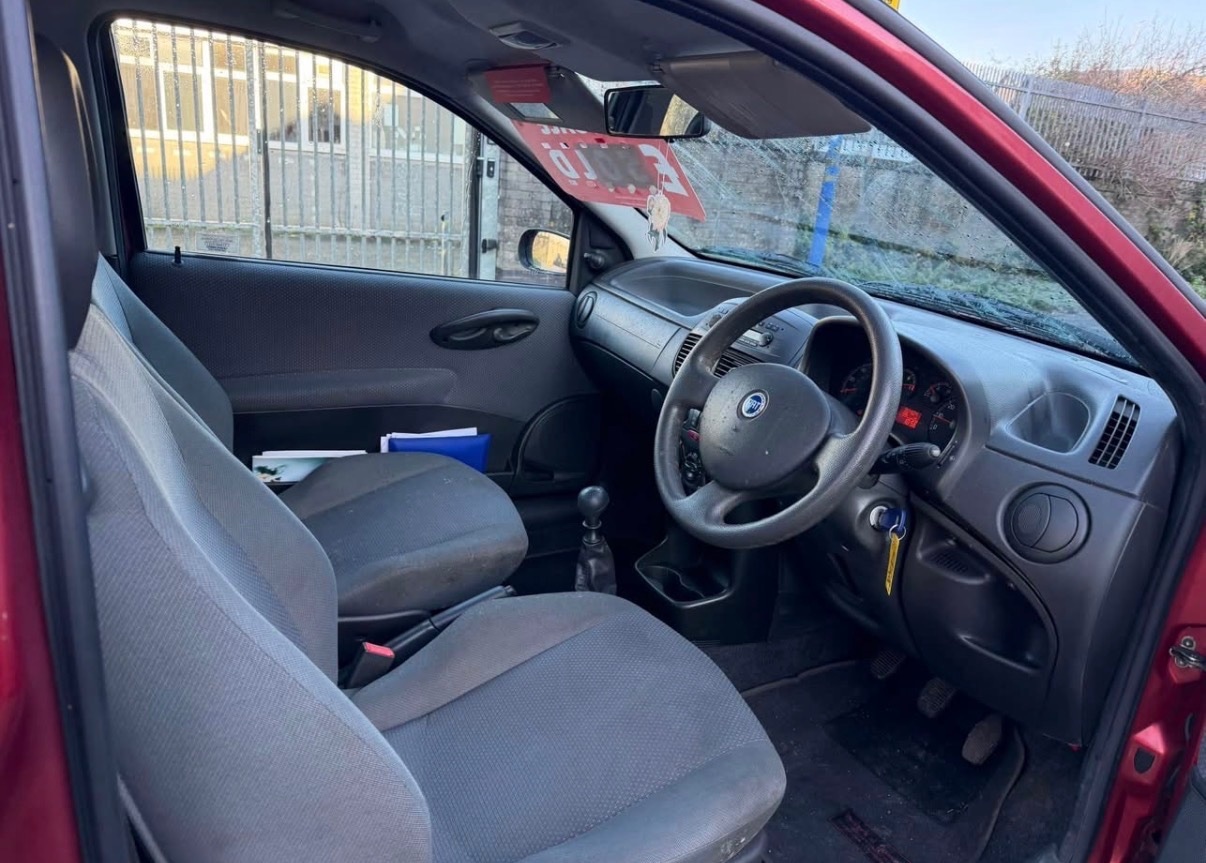 Used Fiat Punto 2004 for sale - 77475672: Photo 5