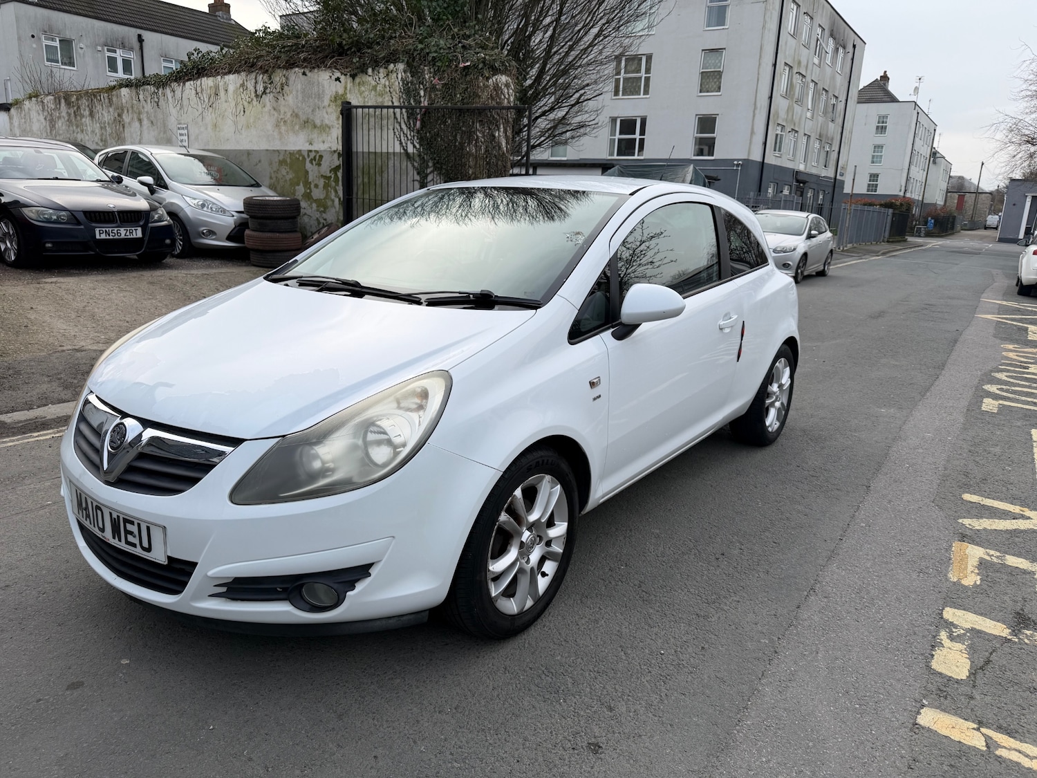 Used Vauxhall Corsa 2010 for sale - 77781533: Photo 2
