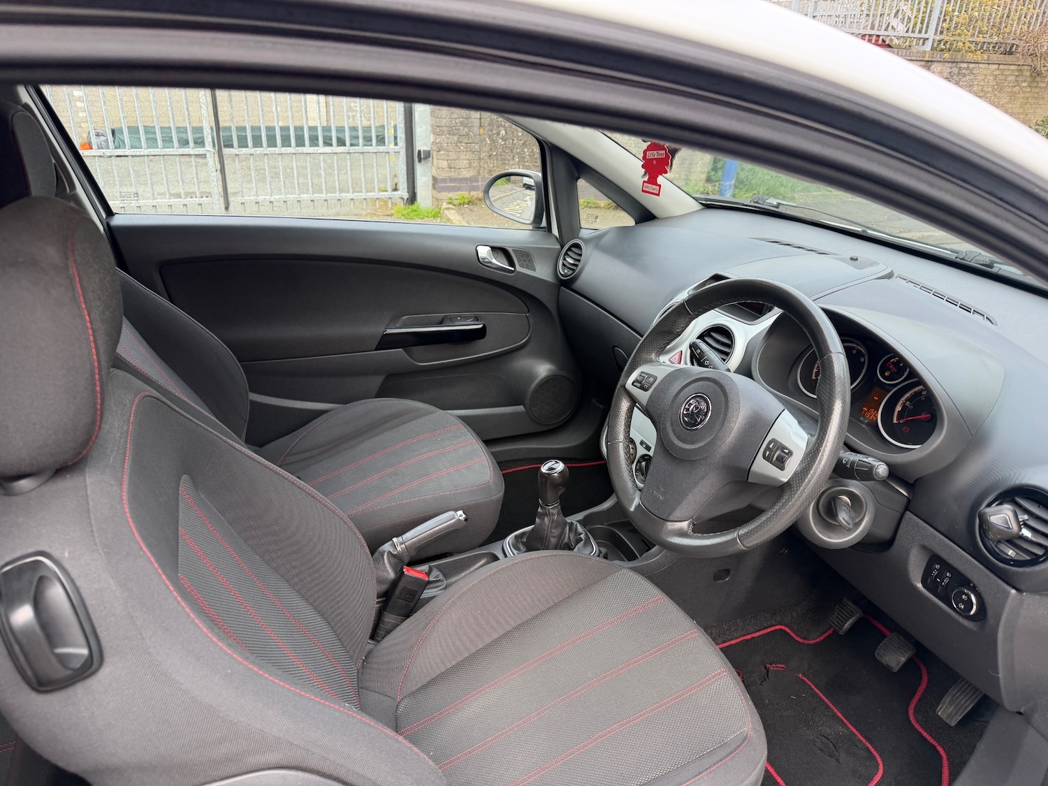 Used Vauxhall Corsa 2010 for sale - 77781533: Photo 5