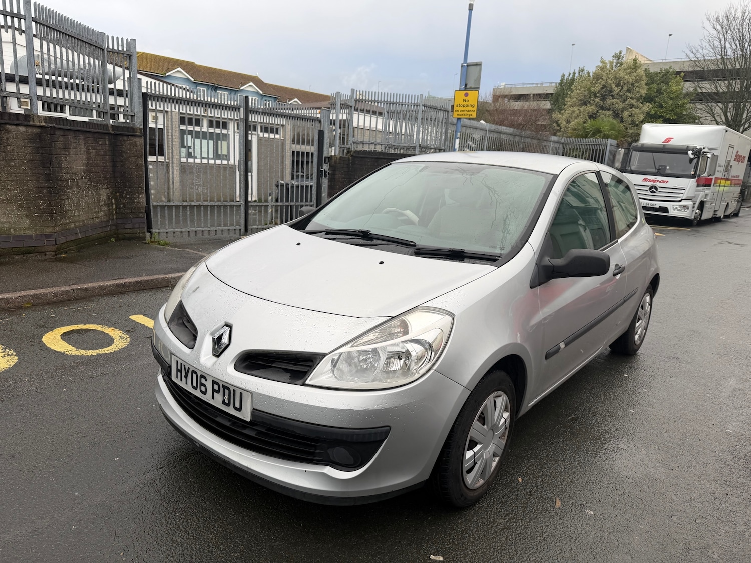 Used Renault Clio 2006 for sale - 77353622: Photo 2