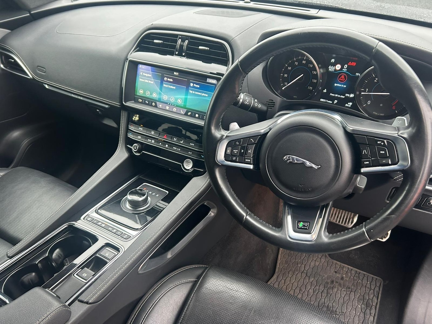 Used Jaguar F-Pace 2019 for sale - 76726179: Photo 16