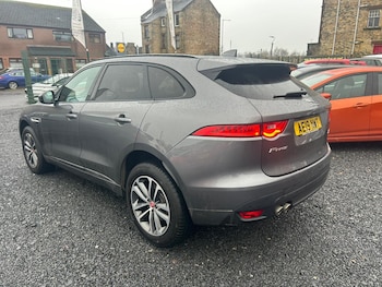 Used Jaguar F-Pace 2019 for sale - 76726179: Photo