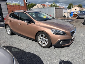 Used Volvo V40 2014 for sale - 78784221: Photo