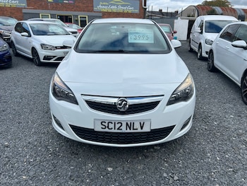 Used Vauxhall Astra 2012 for sale - 76030822: Photo 2