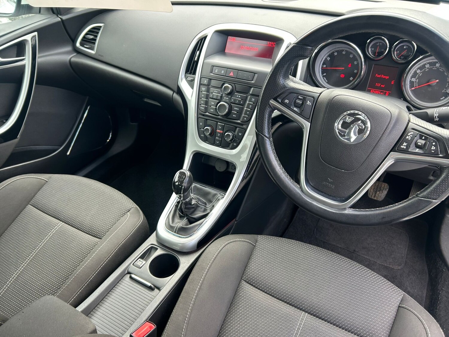 Used Vauxhall Astra 2012 for sale - 76030822: Photo 9