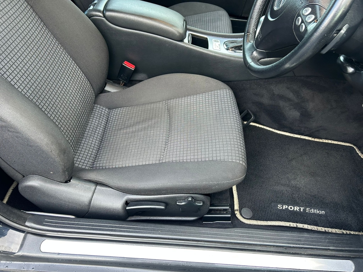 Used Mercedes-Benz C Class 2008 for sale - 77284081: Photo 9