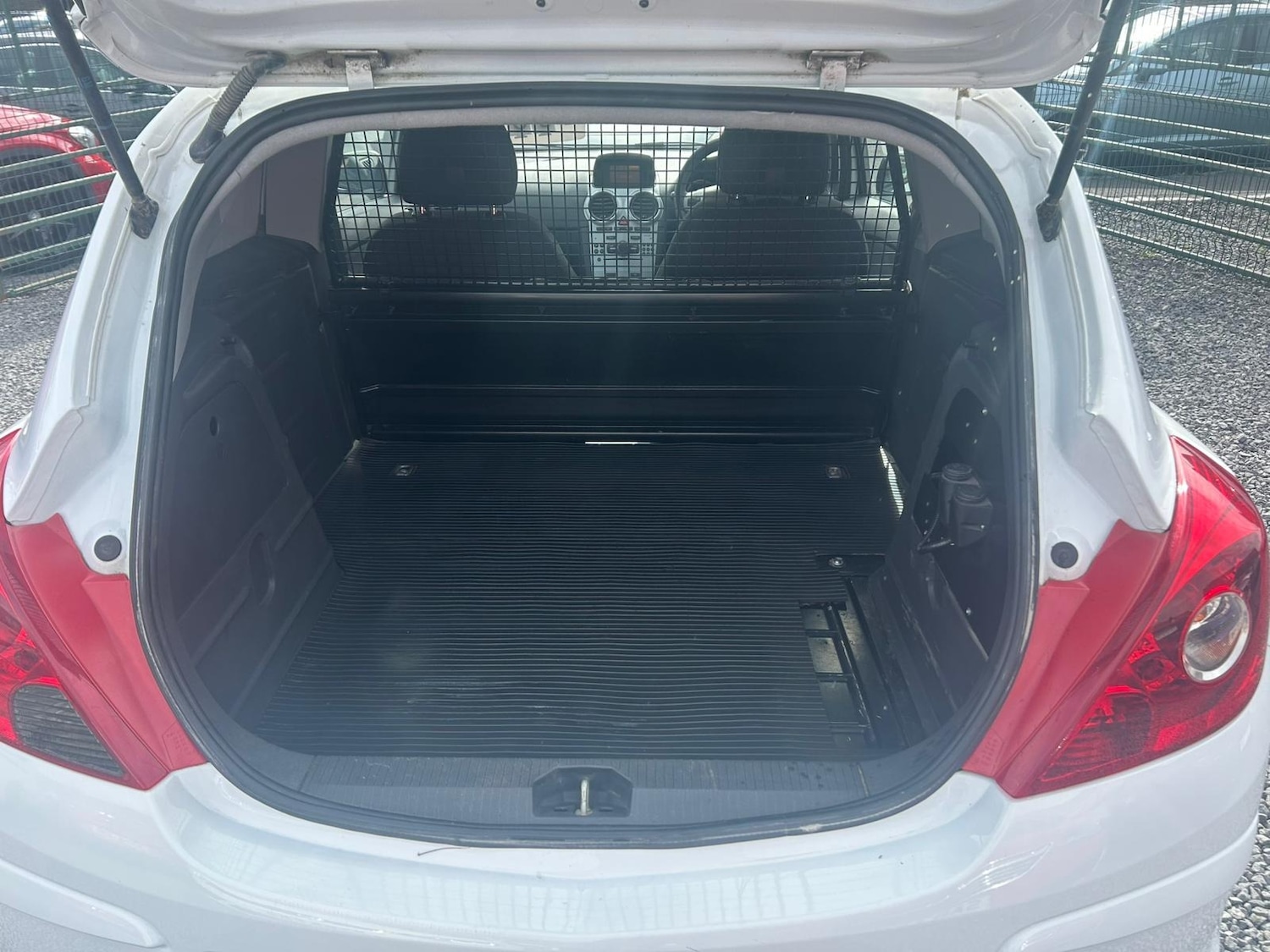 Used Vauxhall Corsa 2015 for sale - 76011985: Photo 11