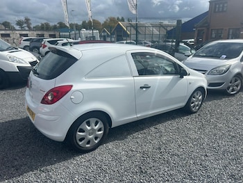 Used Vauxhall Corsa 2015 for sale - 76011985: Photo 2